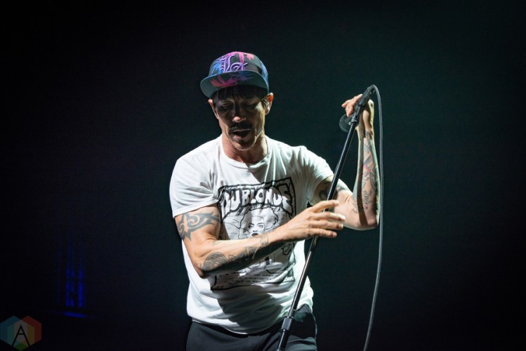 Red Hot Chili Peppers perform at the Smoothie King Center in New Orleans on January 10, 2017. (Photo: Kelli Binnings/Aesthetic Magazine)