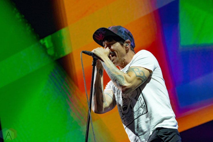 Red Hot Chili Peppers perform at the Smoothie King Center in New Orleans on January 10, 2017. (Photo: Kelli Binnings/Aesthetic Magazine)