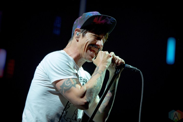 Red Hot Chili Peppers perform at the Smoothie King Center in New Orleans on January 10, 2017. (Photo: Kelli Binnings/Aesthetic Magazine)