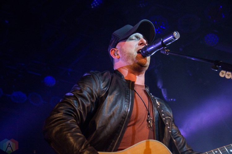 Tim Hicks performs at the Commodore Ballroom in Vancouver on January 7, 2017. (Photo: Emily Chin/Aesthetic Magazine)
