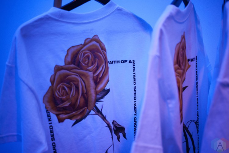 Fans shop at Big Sean's "I Decided" pop-up shop at 12 Ossington Ave in Toronto on February 3, 2017. (Photo: Shahnoor Ijaz/Aesthetic Magazine)