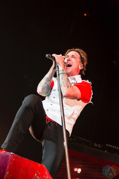 Billy Talent performs at the Air Canada Centre in Toronto on February 27, 2017. (Photo: Dale Benvenuto/Aesthetic Magazine)