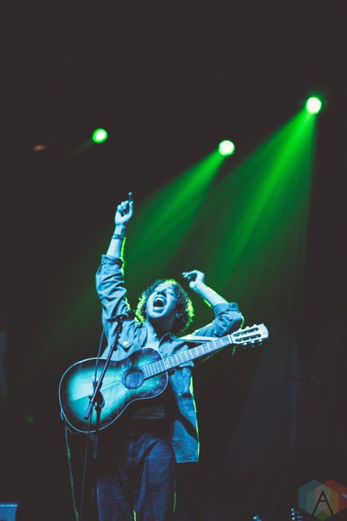 Lewis Del Mar performs at the Palace Theatre in Albany, New York on February 23, 2017. (Photo: Danny DeRusso/Aesthetic Magazine)