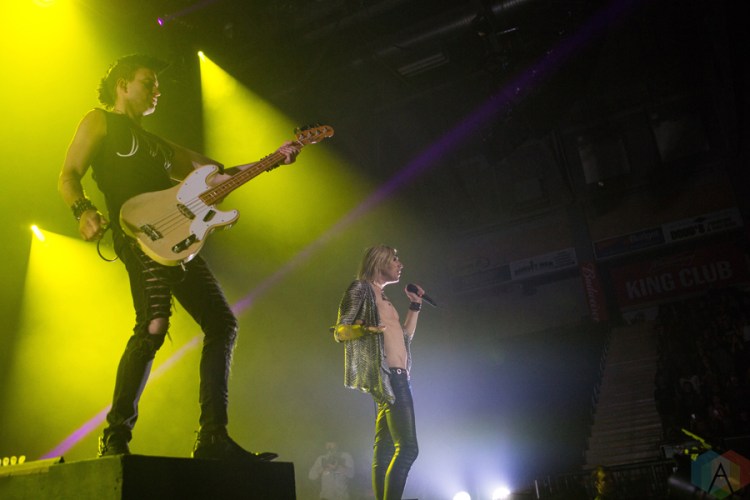 Marianas Trench performs at the Save On Foods Memorial Centre in Victoria, B.C on February 12, 2017. (Photo: Tyson Elder/Aesthetic Magazine)
