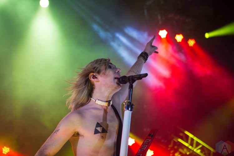 Marianas Trench performs at the Save On Foods Memorial Centre in Victoria, B.C on February 12, 2017. (Photo: Tyson Elder/Aesthetic Magazine)