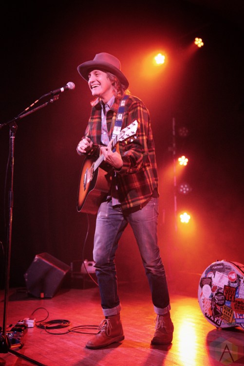 Steve Poltz performs at Hillside Inside in Guelph on February 10, 2017. (Photo: Dan Fischer/Aesthetic Magazine)
