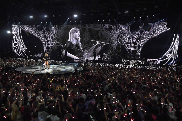 Taylor Swift performs during the 2017 DIRECTV NOW Super Saturday Night Concert at Club Nomadic on February 4, 2017 in Houston, Texas. (Photo: Larry Busacca/Getty)