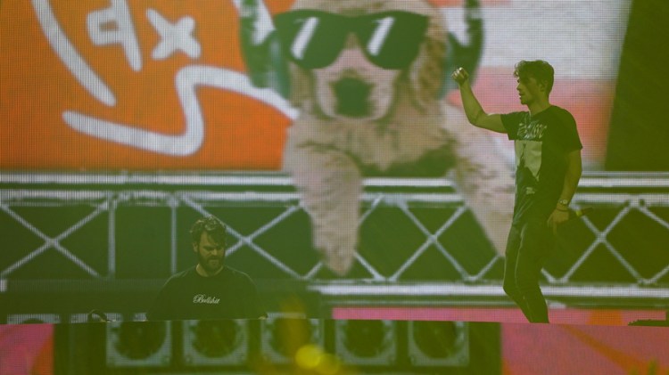 The Chainsmokers perform at Club Nomadic in Houston, Texas on February 2, 2017 during the EA Sports Bowl. (Photo: EA Sports)