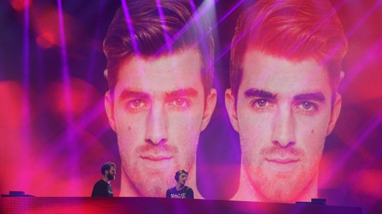 The Chainsmokers perform at Club Nomadic in Houston, Texas on February 2, 2017 during the EA Sports Bowl. (Photo: EA Sports)