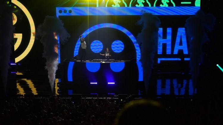 The Chainsmokers perform at Club Nomadic in Houston, Texas on February 2, 2017 during the EA Sports Bowl. (Photo: EA Sports)