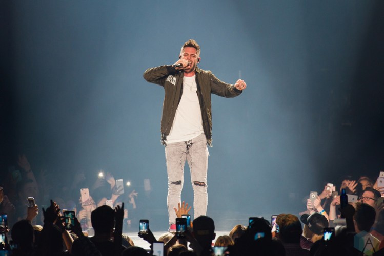 Thomas Rhett performs at the Dow Event Center in Saginaw, MI on February 23, 2017. (Photo: Jennifer Boris/Aesthetic Magazine)