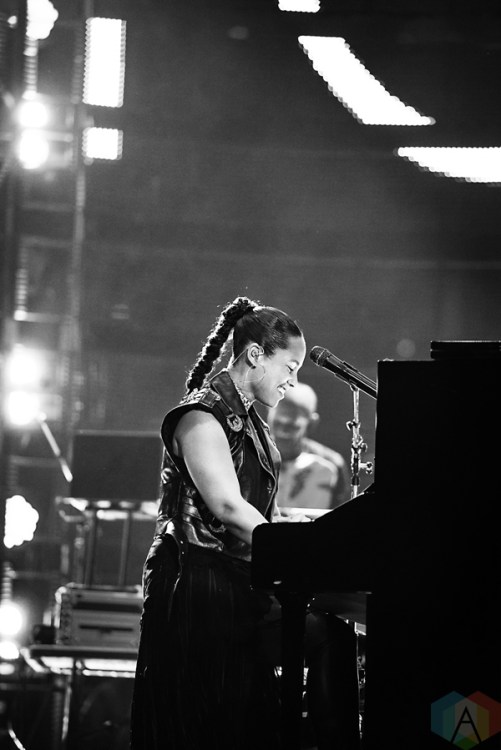 Alicia Keys performs at NRG Park in Houston on March 10, 2017 during the Houston Rodeo. (Photo: Joey Diaz/Aesthetic Magazine)