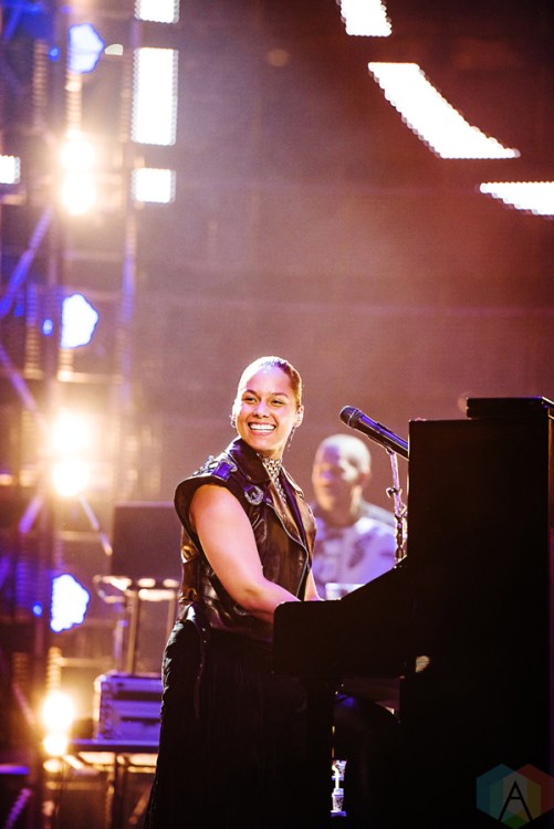 Alicia Keys performs at NRG Park in Houston on March 10, 2017 during the Houston Rodeo. (Photo: Joey Diaz/Aesthetic Magazine)