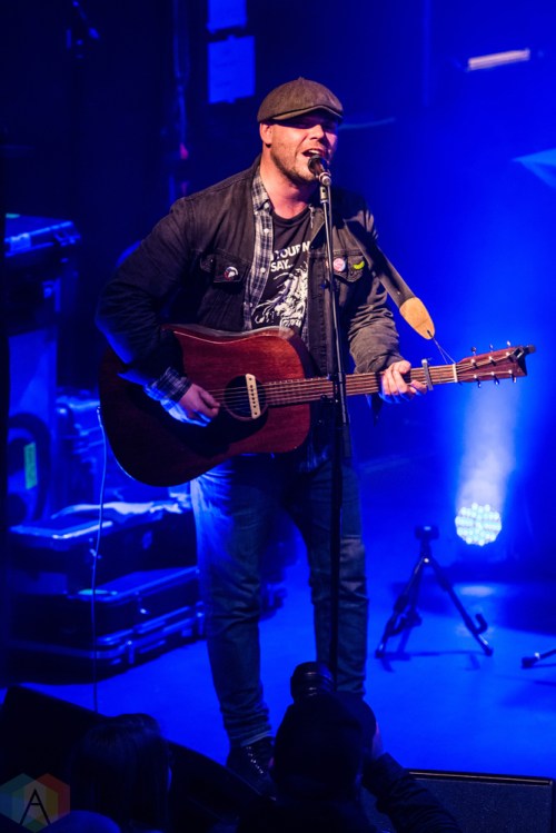 Chuck Coles performs at the Oshawa Music Hall in Oshawa, ON on March 18, 2017. (Photo: Tyler Roberts/Aesthetic Magazine)