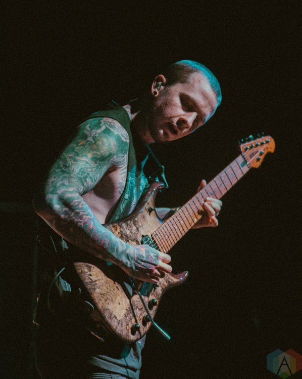 Jason Richardson performs at Mahall's in Lakewood, Ohio on March 7, 2017. (Photo: Emma Fischer/Aesthetic Magazine)