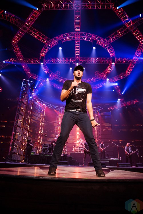 Luke Bryant performs at NRG Park in Houston on March 16, 2017 during the Houston Rodeo. (Photo: Joey Diaz/Aesthetic Magazine)