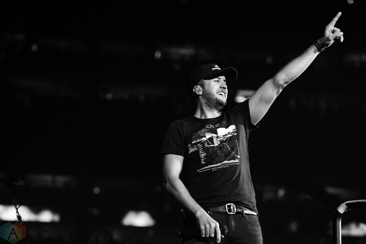 Luke Bryant performs at NRG Park in Houston on March 16, 2017 during the Houston Rodeo. (Photo: Joey Diaz/Aesthetic Magazine)