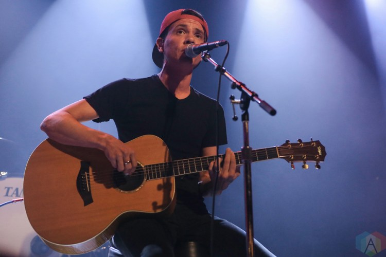 Ronnie Winter of Red Jumpsuit Apparatus performs performs at Metro Chicago in Chicago, IL on March 6, 2017. (Photo: Cindi Huang/Aesthetic Magazine)