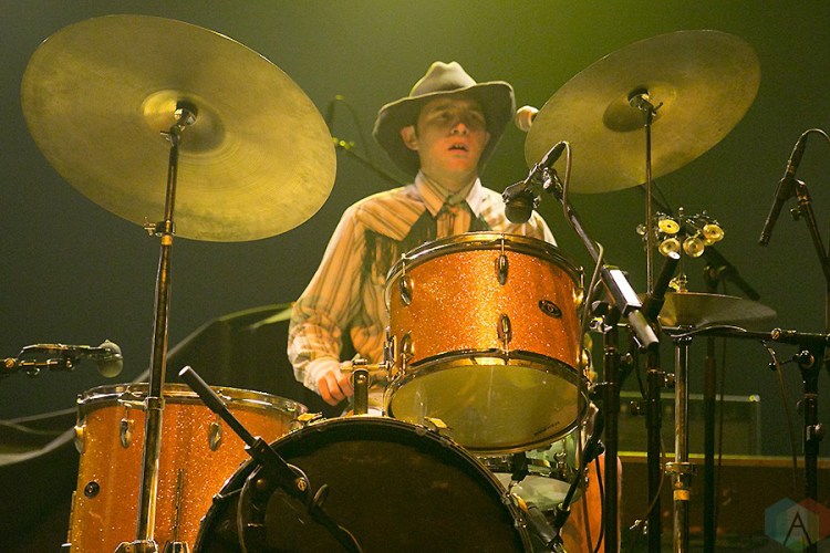 Shannon and the Clams performs at the Fox Theater in Oakland, CA on February 27, 2017. (Photo: Raymond Ahner/Aesthetic Magazine)