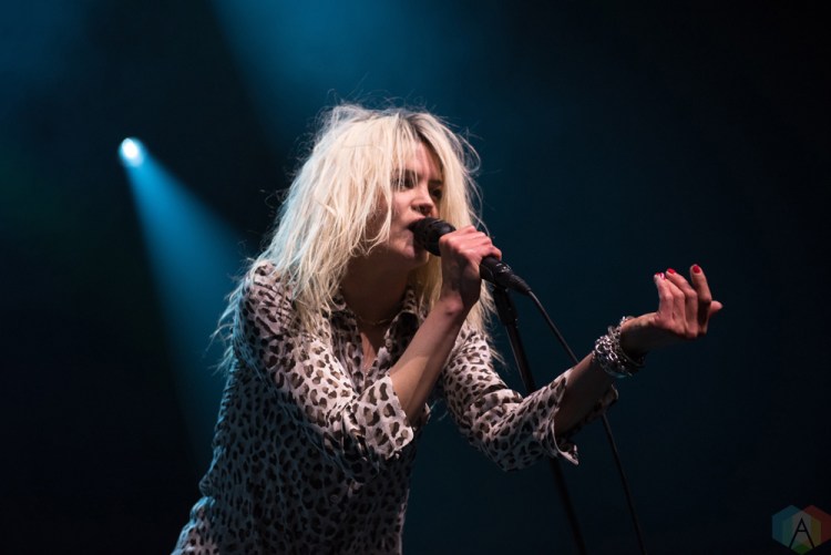 The Kills perform at the Fox Theater in Oakland, CA on March 22, 2017. (Photo: Steve Carlson/Aesthetic Magazine)