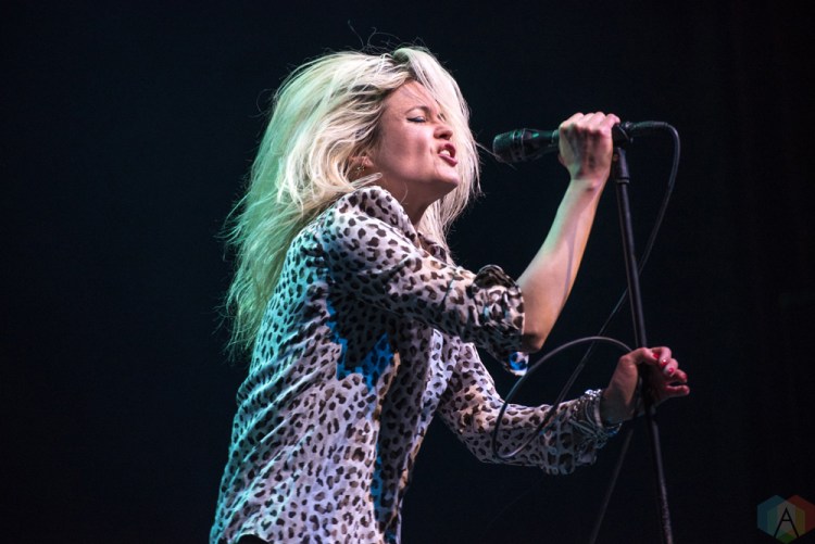 The Kills perform at the Fox Theater in Oakland, CA on March 22, 2017. (Photo: Steve Carlson/Aesthetic Magazine)