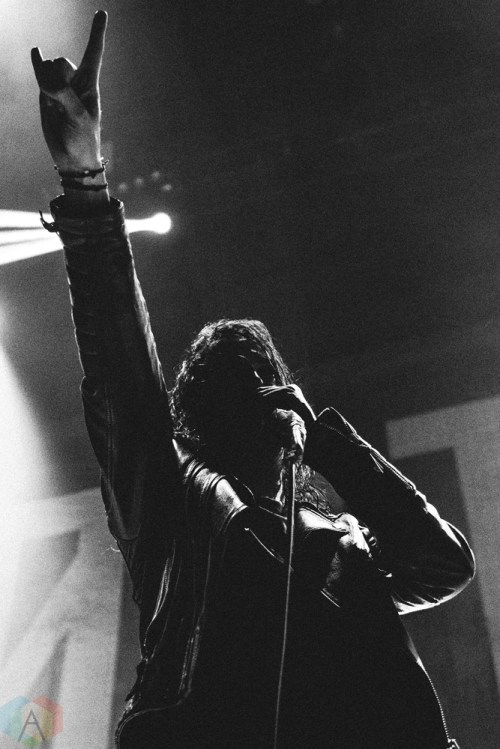 Underoath performs at Ricoh Coliseum in Toronto on March 15, 2017. (Photo: Francesca Ludikar/Aesthetic Magazine)