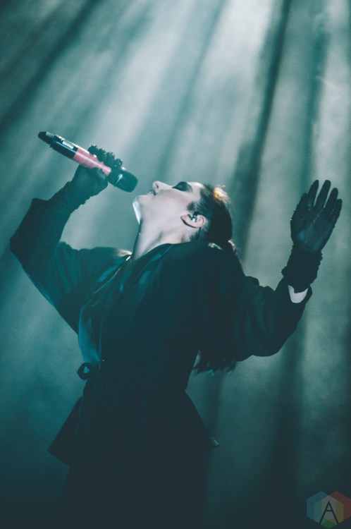 Banks performs at the Vogue Theatre in Vancouver on April 17, 2017. (Photo: Timothy Nguyen/Aesthetic Magazine)
