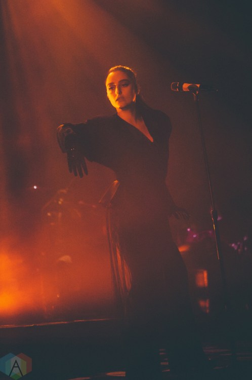 Banks performs at the Vogue Theatre in Vancouver on April 17, 2017. (Photo: Timothy Nguyen/Aesthetic Magazine)