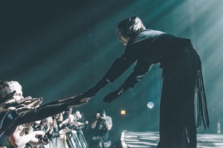 Banks performs at the Vogue Theatre in Vancouver on April 17, 2017. (Photo: Timothy Nguyen/Aesthetic Magazine)