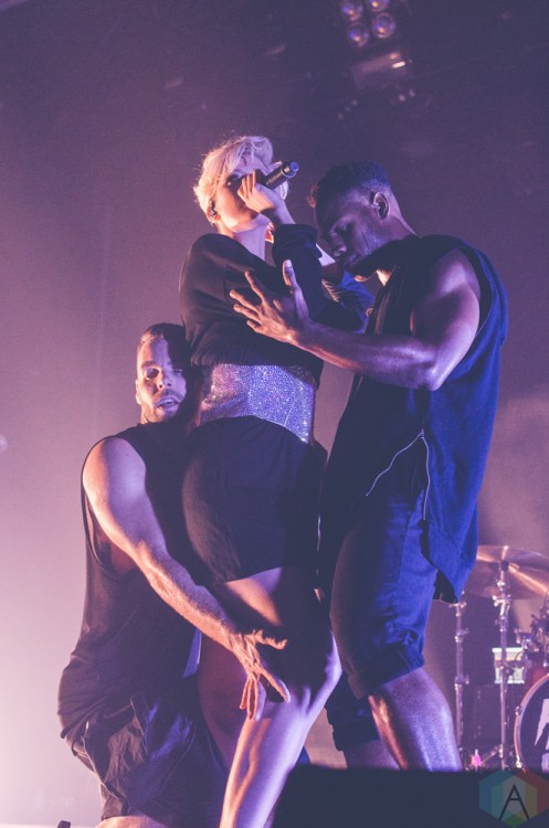 Betty Who performs at Webster Hall in New York City on April 14, 2017. (Photo: Saidy Lopez/Aesthetic Magazine)