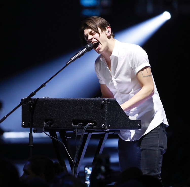 July Talk performs "Picturing Love" at the 2017 JUNO Awards at the Canadian Tire Centre in Ottawa on April 2, 2017. (Photo: CARAS)