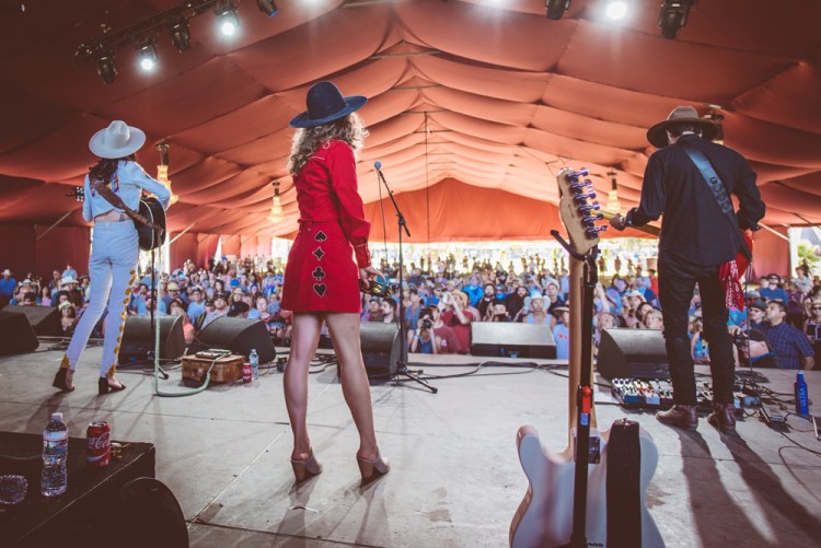 Nikki Lane performs at Stagecoach Festival at the Empire Polo Club in Indio, California on April 29, 2017. (Photo: Michael Drummond)