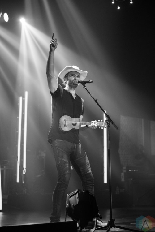 Dean Brody performs at the Royal Theatre in Victoria, B.C. on May 30, 2017. (Photo: Rob Porter/Aesthetic Magazine)