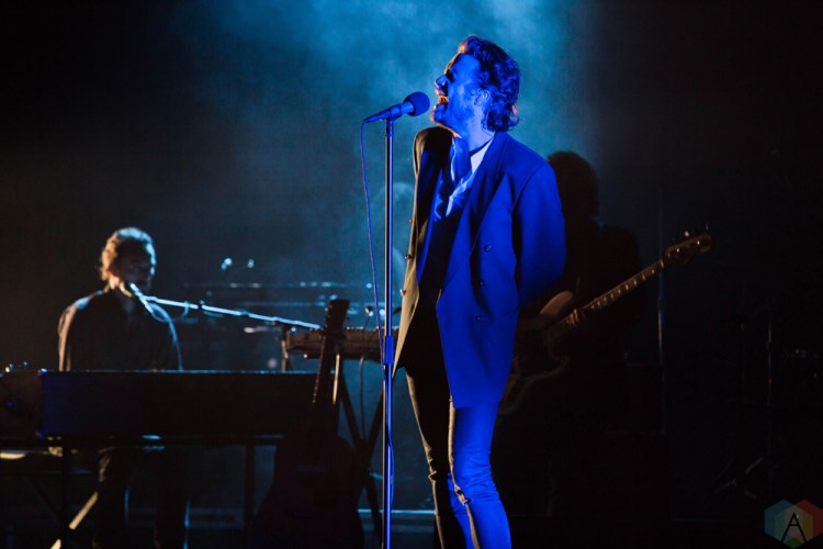 Father John Misty performs at the Royal Alexandra Theatre in Toronto on May 6, 2017. (Photo: Sarah McNeil/Aesthetic Magazine)