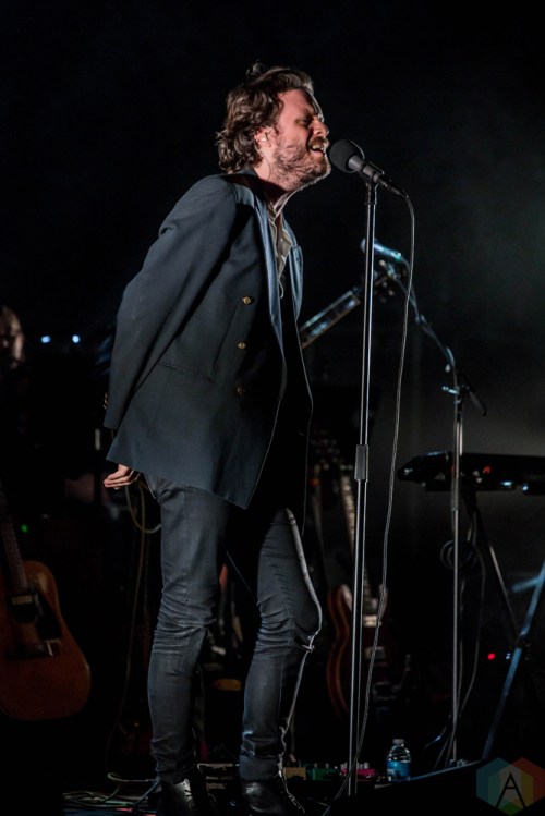 Father John Misty performs at the Royal Alexandra Theatre in Toronto on May 6, 2017. (Photo: Sarah McNeil/Aesthetic Magazine)