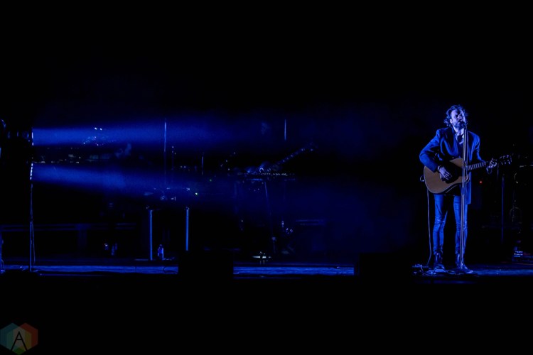 Father John Misty performs at the Royal Alexandra Theatre in Toronto on May 6, 2017. (Photo: Sarah McNeil/Aesthetic Magazine)