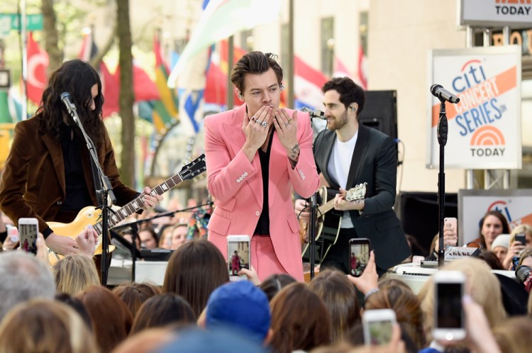 Harry Styles performs on stage at the Citi Concert Series at Rockefeller Center on May 9, 2017 in New York City. (Photo: Kevin Mazur/Getty)