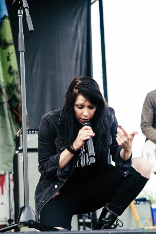 K Flay performs at the PIQNIQ Music Festival at the Hollywood Casino Amphitheatre in Chicago on May 20, 2017. (Photo: Callie Craig/Aesthetic Magazine)