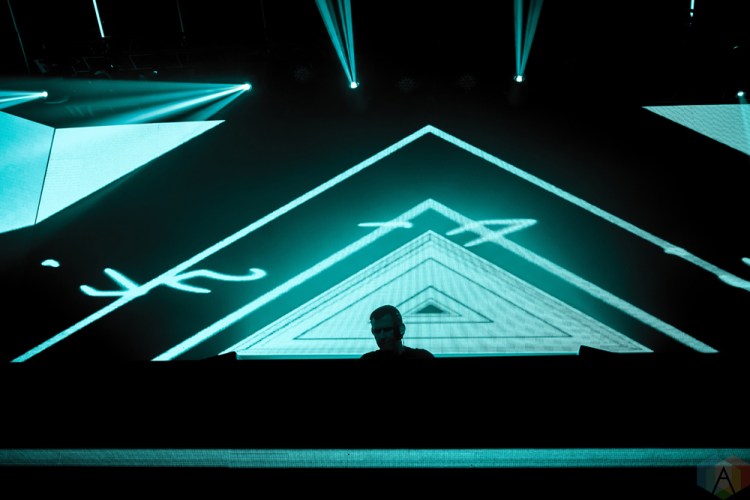 Kaskade performs at Rebel in Toronto on May 21, 2017 during the "Spring Fling" tour. (Photo: Shahnoor Ijaz/Aesthetic Magazine)