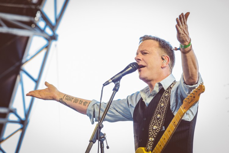 Kiefer Sutherland performs at Stagecoach Festival at the Empire Polo Club in Indio, California on April 30, 2017. (Photo: Erik Voake)