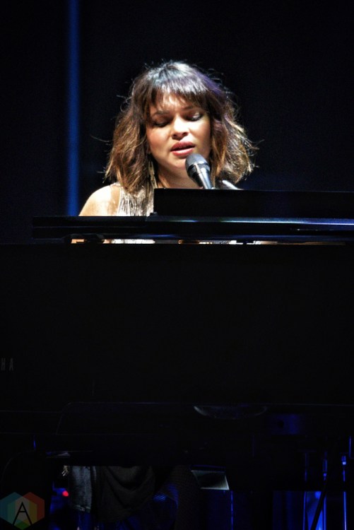 Norah Jones performs at Massey Hall in Toronto on May 26, 2017. (Photo: Dan Fischer/Aesthetic Magazine)