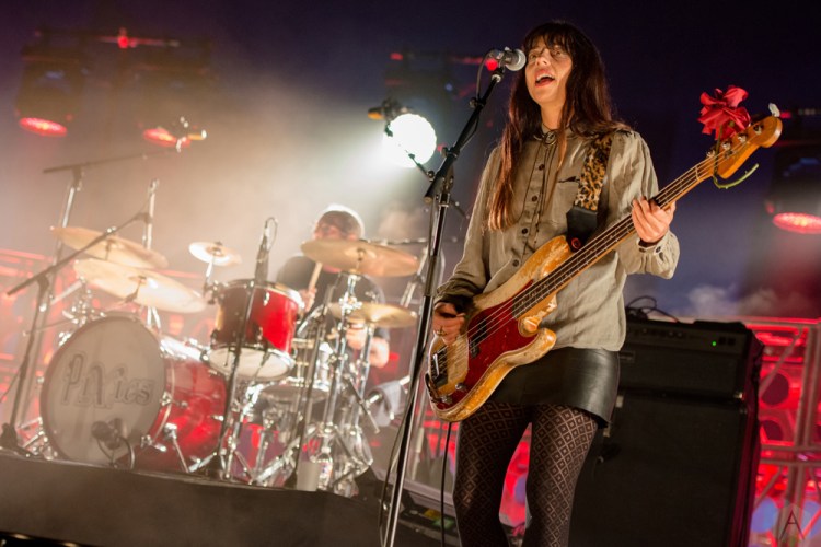 Pixies perform at the Saenger Theatre in New Orleans on May 3, 2017. (Photo: Kelli Binnings/Aesthetic Magazine)