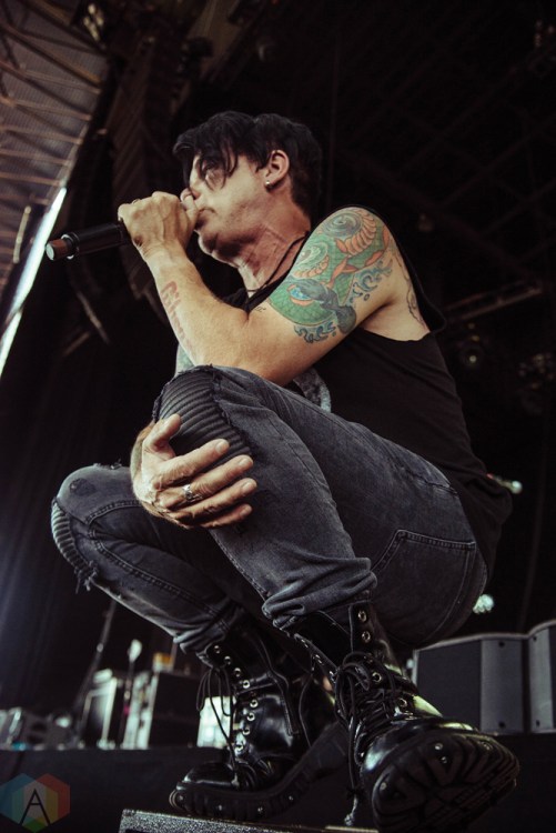 Stabbing Westward performs at the PIQNIQ Music Festival at the Hollywood Casino Amphitheatre in Chicago on May 20, 2017. (Photo: Callie Craig/Aesthetic Magazine)