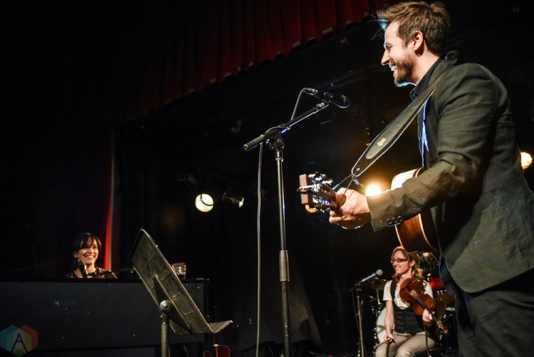 Raine Maida and Chantal Kreviazuk of Moon vs. Sun perform at Revival Bar in Toronto on May 31, 2017. (Photo: Jaime Espinoza/Aesthetic Magazine)