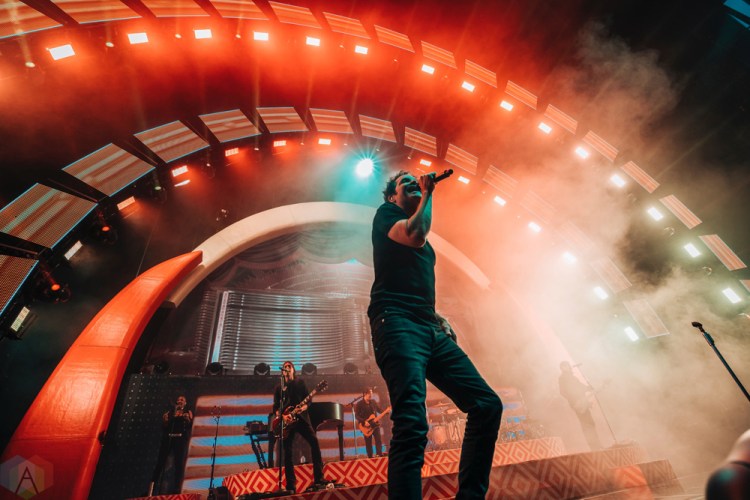 Train performs at Budweiser Stage in Toronto on June 21, 2017. (Photo: Nicole De Khors/Aesthetic Magazine)