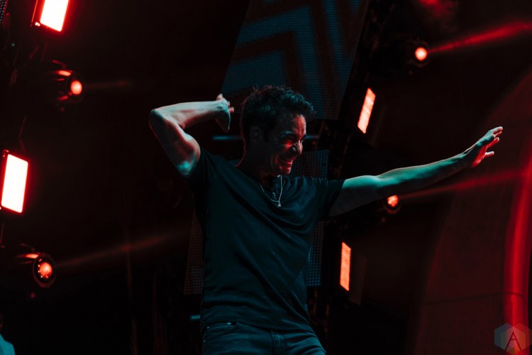 Train performs at Budweiser Stage in Toronto on June 21, 2017. (Photo: Nicole De Khors/Aesthetic Magazine)