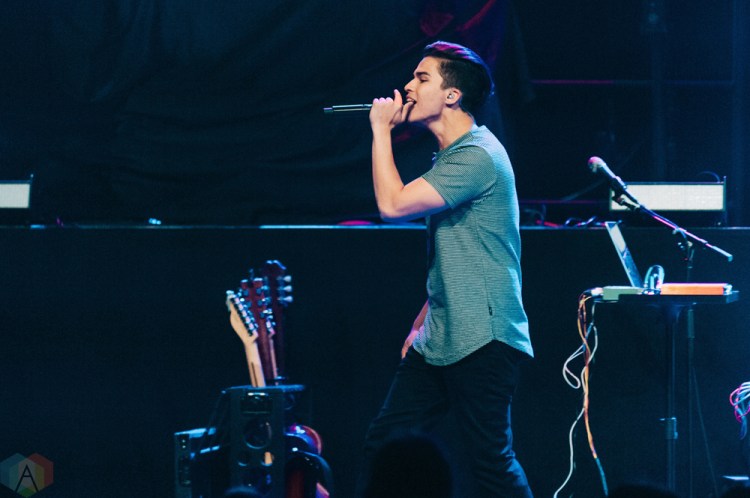 Alex Aiono performs at Vogue Theatre in Vancouver on July 6, 2017. (Photo: Timothy Nguyen/Aesthetic Magazine)