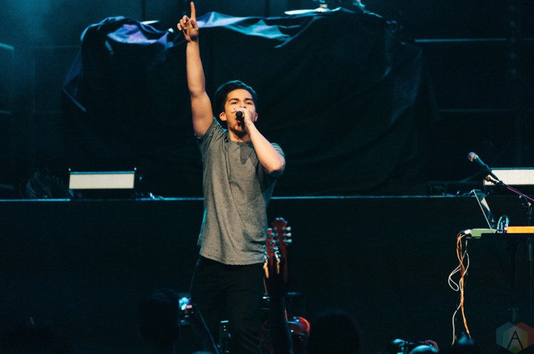 Alex Aiono performs at Vogue Theatre in Vancouver on July 6, 2017. (Photo: Timothy Nguyen/Aesthetic Magazine)