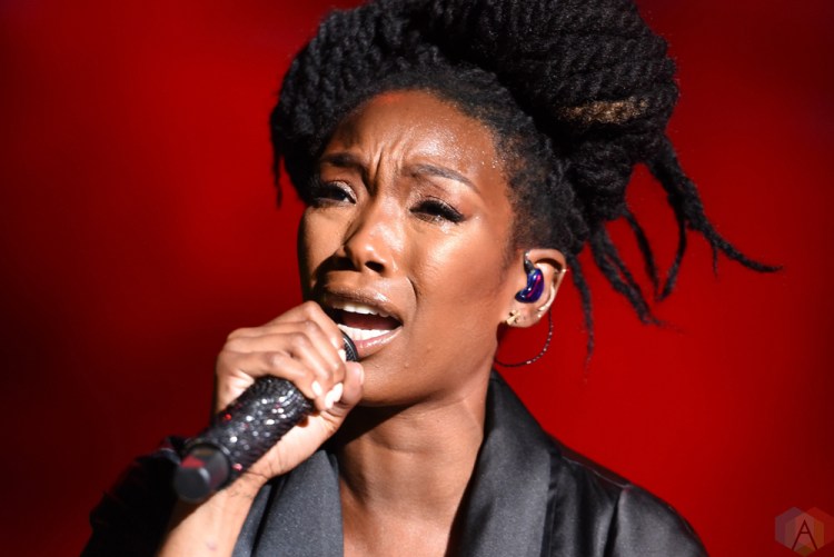 Brandy performs at Echo Beach in Toronto on July 30, 2017. (Photo: Jaime Espinoza/Aesthetic Magazine)