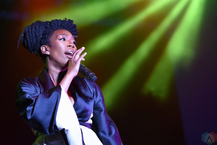 Brandy performs at Echo Beach in Toronto on July 30, 2017. (Photo: Jaime Espinoza/Aesthetic Magazine)
